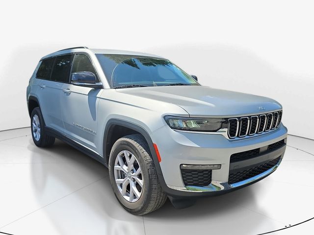 Used 2022 Silver Jeep Limited image 2