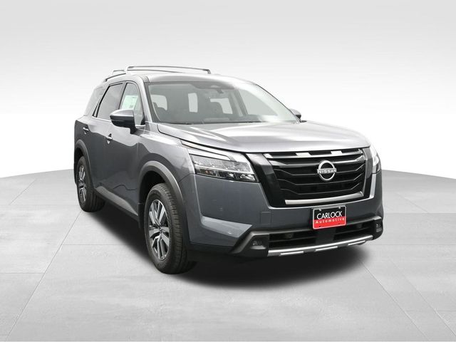 2024 Nissan Pathfinder SL 5