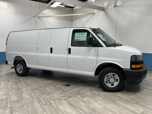 2026 Chevrolet Express 3500 Work Van