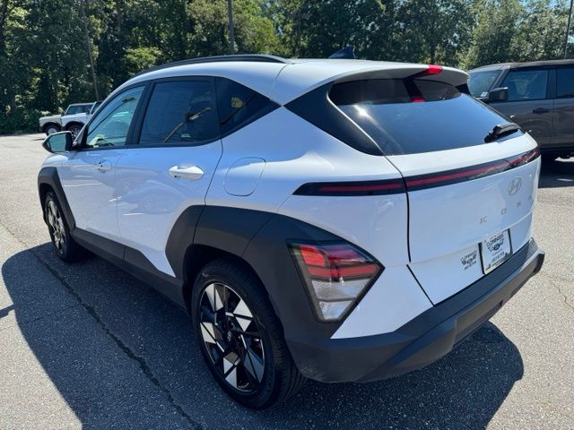 Used 2025 White Hyundai SEL image 5