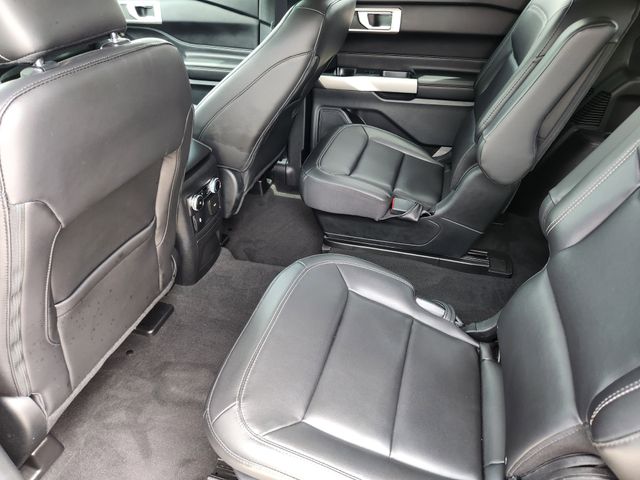 2022 Agate Black Metallic Ford Explorer XLT RWD SUV