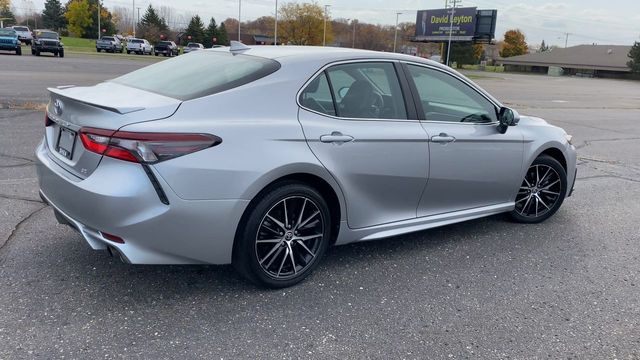 2022 Toyota Camry SE 8