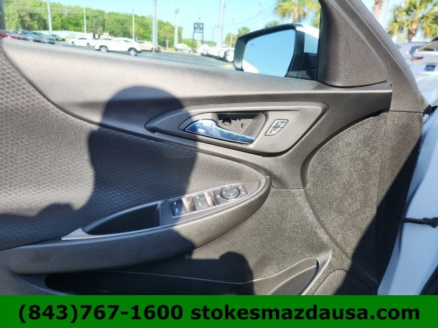 2023 Chevrolet Malibu LT White at Matthews Motors of Wilmington