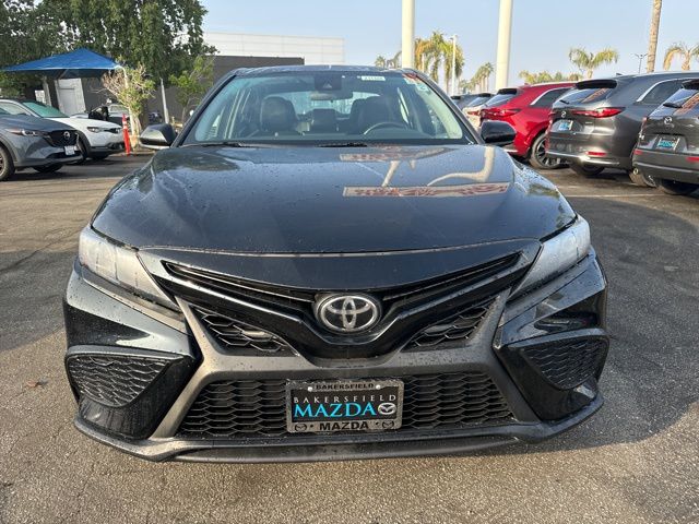 2021 Toyota Camry SE 2