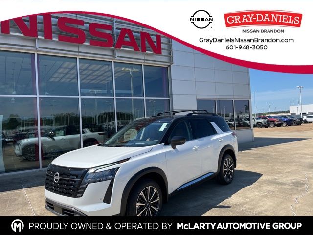 2026 Nissan Pathfinder Platinum 4WD's photo
