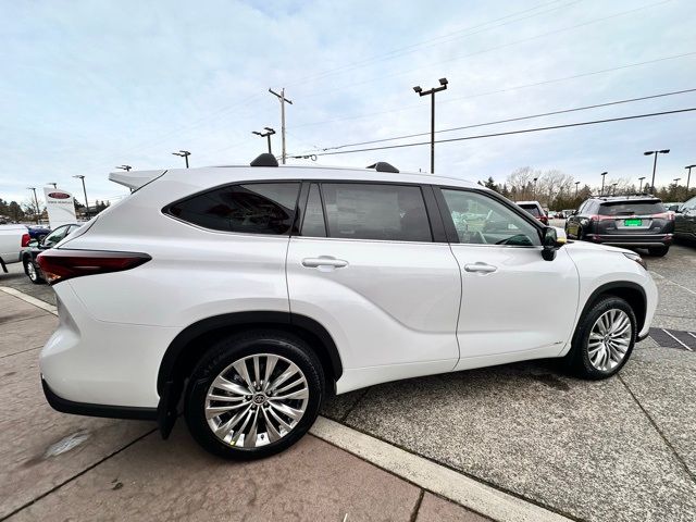 new 2026 Toyota Highlander Hybrid car