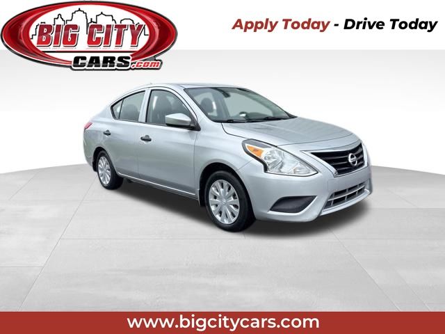Brilliant Silver Metallic 2019 Nissan Versa S Plus FWD Sedan Front-Wheel Drive Continuously Variable Transmission
