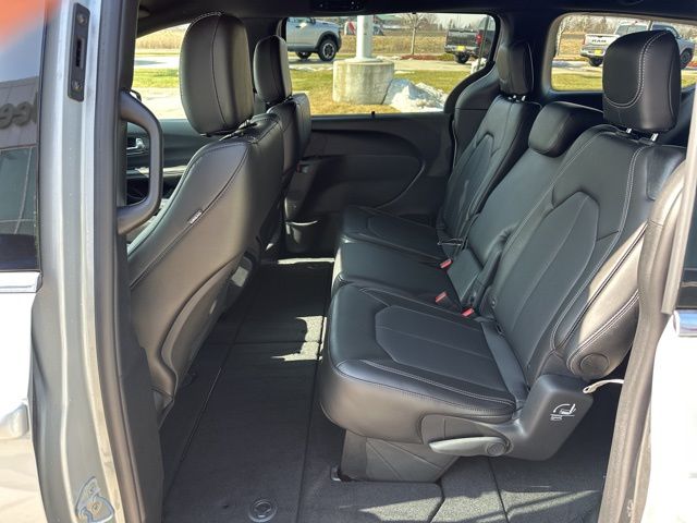 2026 Chrysler Pacifica Select - Silver Mist Clearcoat exterior view 20