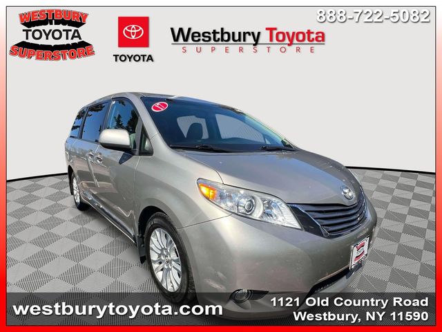 Creme Brulee Mica 2017 Toyota Sienna XLE Premium 8-Passenger FWD Minivan Front-Wheel Drive 8-Speed Automatic