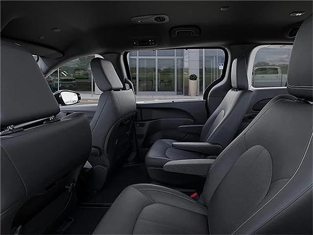 New 2026 Chrysler Pacifica Select For Sale in East Hanover, NJ