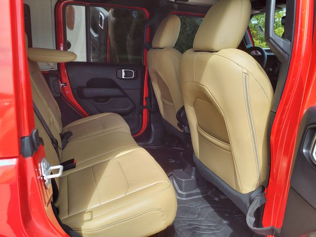 2018 Jeep Wrangler Unlimited Sahara 16