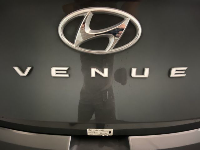 Used 2024 Gray Hyundai SEL image 26