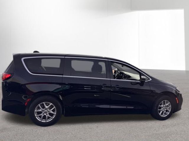 Used 2024 Chrysler Pacifica For Sale in Indianapolis, IN