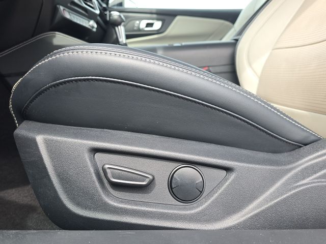 2025 Ford Mustang EcoBoost Premium:B02251