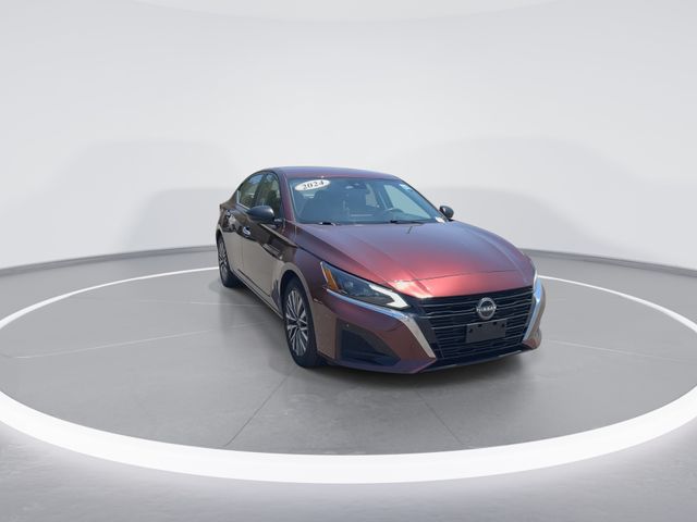Used 2024 Red Nissan 2.5 SV image 2