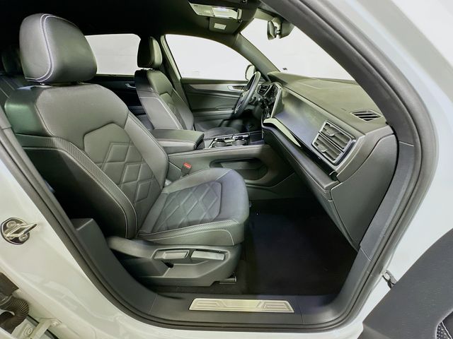 2024 Volkswagen Atlas Cross Sport 2.0T SE w/Technology photo