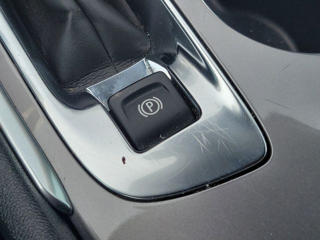 Used 2025 Gray Chevrolet LT image 31
