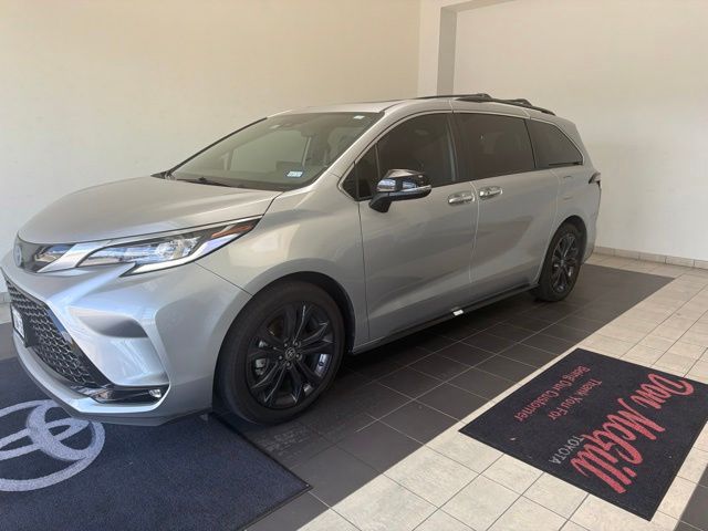 Celestial Silver Metallic 2023 Toyota Sienna Minivan Front-Wheel Drive Continuously Variable Transmission