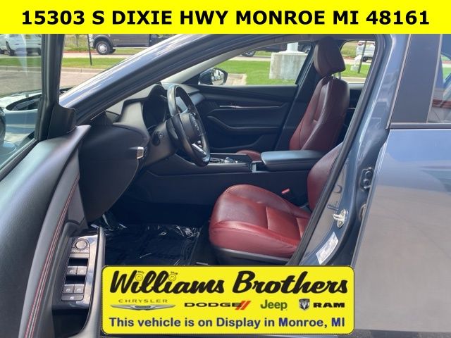 2024 Mazda Mazda3 2.5 S Carbon Edition - Gray Metallic exterior view 14