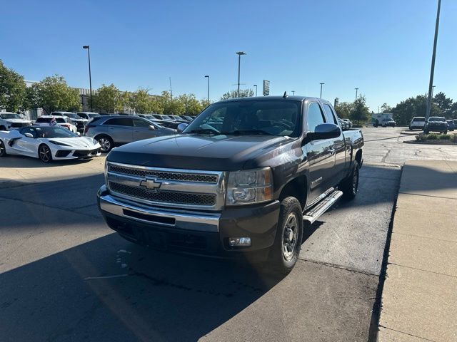 Gray 2010 Chevrolet Silverado 1500 Pickup Truck 4X2 4-Speed Automatic Overdrive