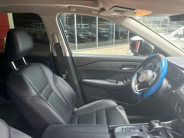 2024 Nissan Rogue SL Blue at Royal Nissan