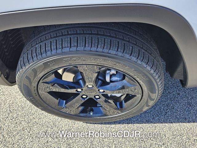 New 2025 White Jeep Limited image 18