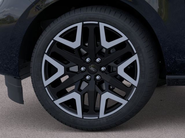 New 2026 Black Ford Platinum image 19