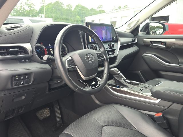 2023 Toyota Highlander Platinum:169299A