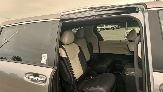 New 2026 Toyota Sienna Van