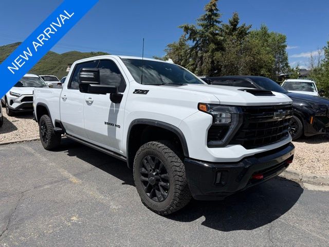 Summit White 2025 Chevrolet Silverado 3500HD LTZ Crew Cab 4WD Pickup Truck Four-Wheel Drive Automatic
