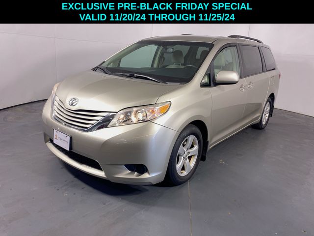 2017 Toyota Sienna LE 2