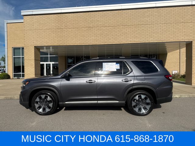 Gray (Modern Steel Metallic) 2023 Honda Pilot SUV / Crossover All-Wheel Drive Automatic
