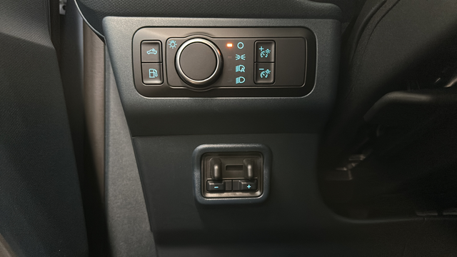 New 2026 Azure Gray Metallic Ford XLT image 32