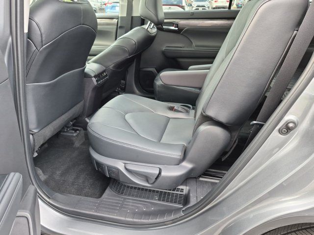 Used 2026 Toyota Highlander Hybrid SUV