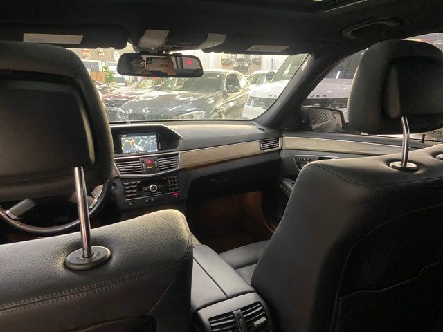 2011 Mercedes-Benz E 350 thumbnail 35