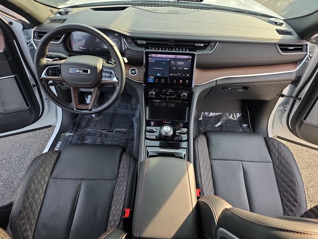Used 2023 White Jeep Summit image 10