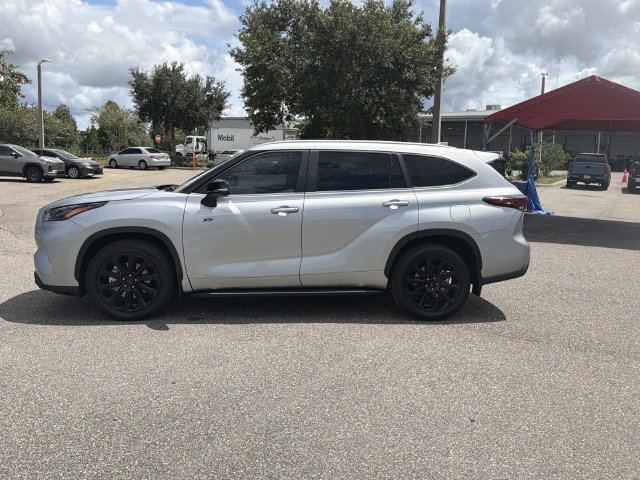 Used 2025 Toyota Highlander Hybrid SUV