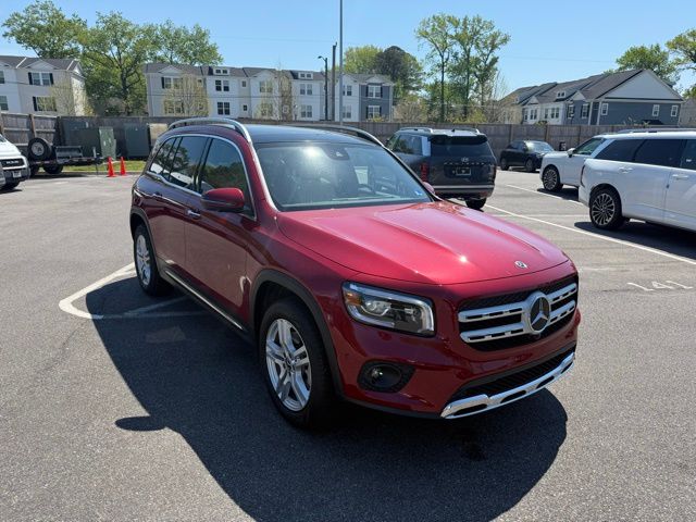 MANUFAKTUR Patagonia Red Metallic 2023 Mercedes-Benz GLB 250 4MATIC SUV / Crossover All-Wheel Drive 8-Speed Dual Clutch