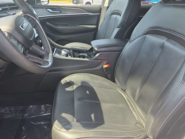 Used 2023 Bright White Clearcoat Jeep Limited image 17