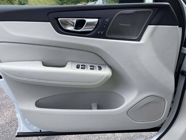 New 2026 White Volvo T8 Ultra image 33