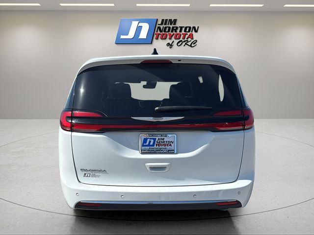Used 2023 Chrysler Pacifica Van