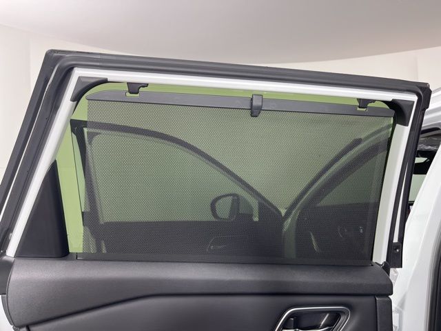 2025 Everest White Pearl Nissan Rogue Platinum FWD SUV