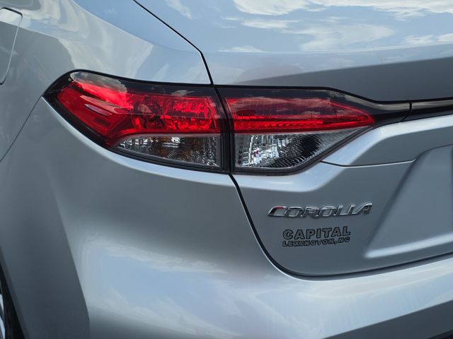 Used 2022 Silver Toyota LE image 34
