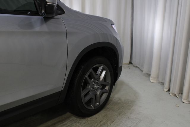 Used 2023 Silver Honda EX-L image 29