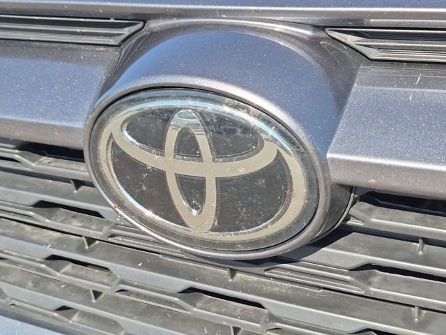 2022 Toyota RAV4 - Image 9