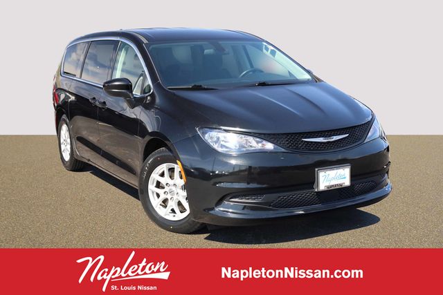 Brilliant Black Crystal Pearlcoat 2022 Chrysler Voyager LX FWD Minivan Front-Wheel Drive 9-Speed Automatic
