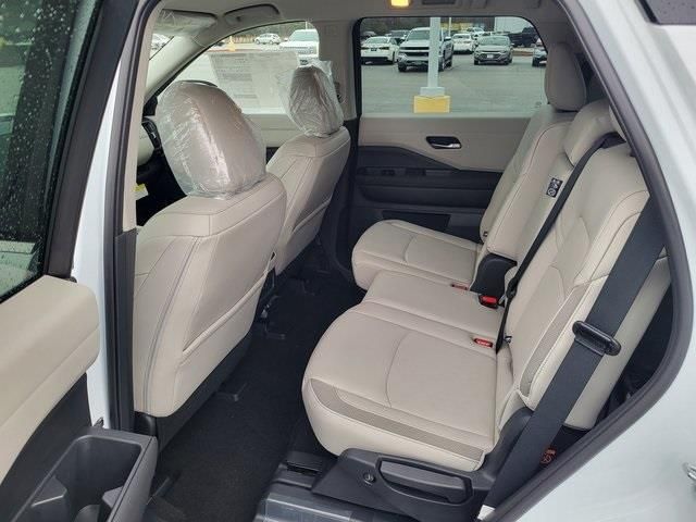 New 2026 White Nissan SL image 14