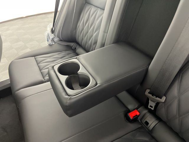 2025 Everest White Pearl Nissan Rogue Platinum FWD SUV