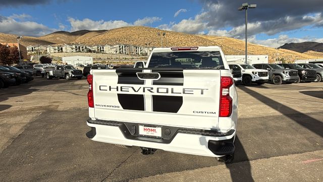 2025 Chevrolet Silverado 1500 Custom 4