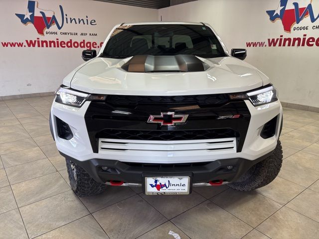 View vehicle photo 2